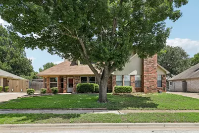 2710 Newkirk Court, Euless, TX 76039 - Photo 4