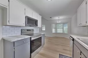 2944 Whispering Creek Ln, Burleson, TX 76028 - Photo 8