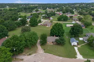 2944 Whispering Creek Ln, Burleson, TX 76028 - Photo 4