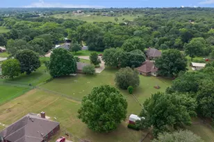 2944 Whispering Creek Ln, Burleson, TX 76028 - Photo 32