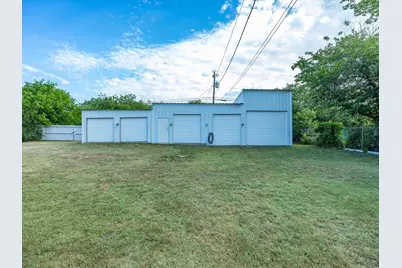 907 4th St, Graham, TX 76450 - Photo 30