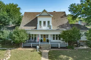 907 4th St, Graham, TX 76450 - Photo 2