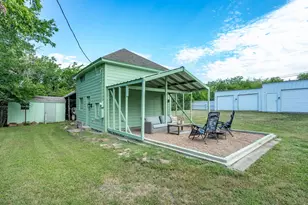 907 4th St, Graham, TX 76450 - Photo 28