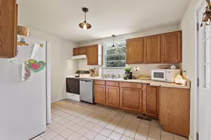 1322 W Chestnut St, Denison, TX 75020 - Photo 10