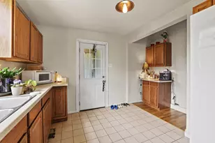 1322 W Chestnut St, Denison, TX 75020 - Photo 12