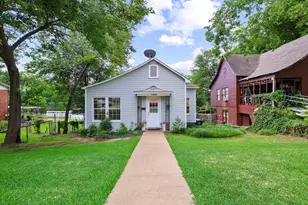 1322 W Chestnut St, Denison, TX 75020 - Photo 1