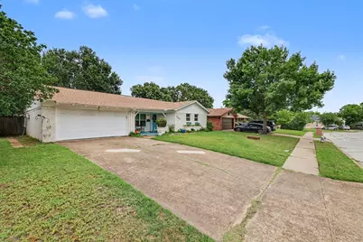 209 Linda Lane, Irving, TX 75062 - Photo 2