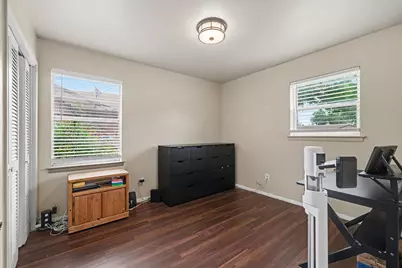 209 Linda Lane, Irving, TX 75062 - Photo 22