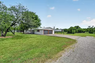704 Spring Miller Ct, Arlington, TX 76002 - Photo 2