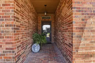436 Millbrook Ln, Fort Worth, TX 76036 - Photo 6