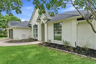 8 Waterwood Ct, Mansfield, TX 76063 - Photo 4