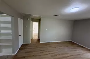 605 NW Main St, Ennis, TX 75119 - Photo 6