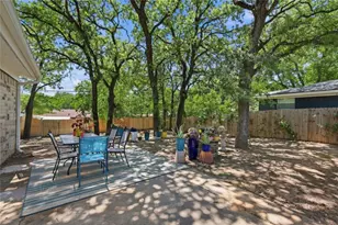16 Coffee Tavern Rd, Bedford, TX 76022 - Photo 20