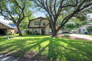 4106 Norfolk Bay Ct, Granbury, TX 76049 - Photo 2