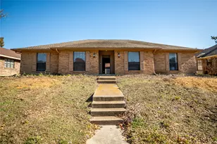 3706 Bishop Hill Dr, Carrollton, TX 75007 - Photo 2