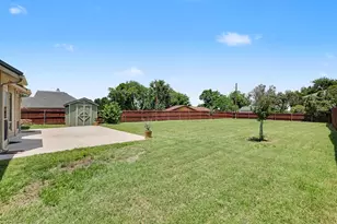 200 Hardwicke Ln, Little Elm, TX 75068 - Photo 22