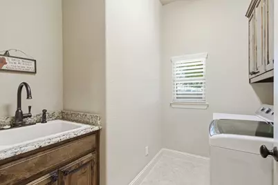 100 Honeysuckle Way, Flower Mound, TX 75028 - Photo 24