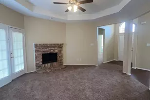 2213 Creek Royal Dr, Mesquite, TX 75181 - Photo 2