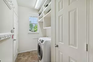 1756 Hidden Brook Dr, Grand Prairie, TX 75050 - Photo 10