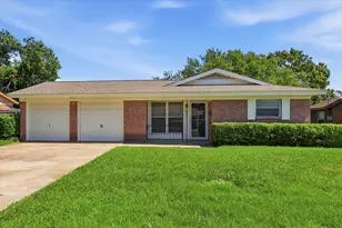 8804 Myra St, White Settlement, TX 76108 - Photo 4