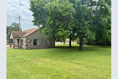 408 S Broad Street, Saint Jo, TX 76265 - Photo 12