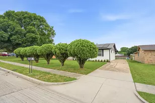 1513 Japonica Ln, Plano, TX 75074 - Photo 4