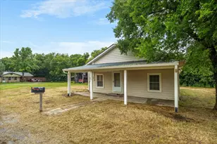 502 S Elm St, Celeste, TX 75423 - Photo 2