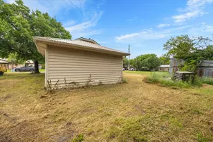 502 S Elm St, Celeste, TX 75423 - Photo 18