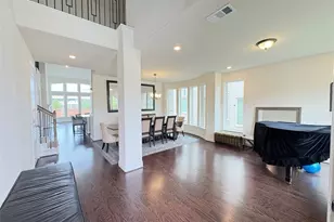 323 Butternut Wy, Irving, TX 75063 - Photo 4
