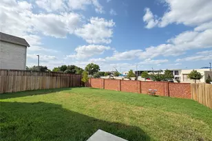 323 Butternut Wy, Irving, TX 75063 - Photo 32