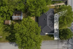 600 N Mill St, Bowie, TX 76230 - Photo 2