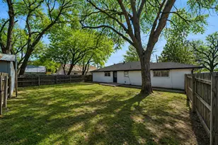 600 N Mill St, Bowie, TX 76230 - Photo 22