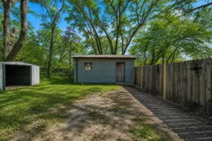 600 N Mill St, Bowie, TX 76230 - Photo 28
