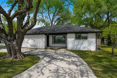 600 N Mill Street, Bowie, TX 76230 - Photo 1