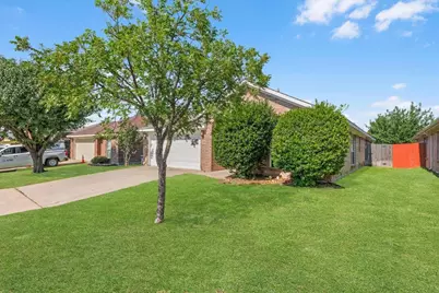 10601 Aransas Drive, Fort Worth, TX 76131 - Photo 2