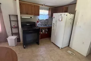 101 1/2 Harvey St, Annona, TX 75550 - Photo 4