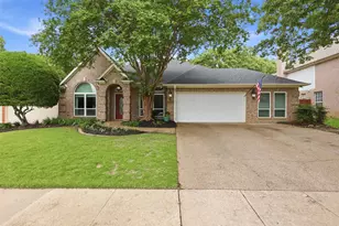 4308 Crescent Dr, Flower Mound, TX 75028 - Photo 2