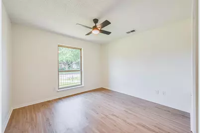 1913 Middle Glen Drive, Carrollton, TX 75007 - Photo 28