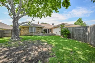 1913 Middle Glen Dr, Carrollton, TX 75007 - Photo 38