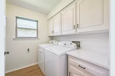 1913 Middle Glen Drive, Carrollton, TX 75007 - Photo 16