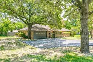 1132 N Irving Heights Dr, Irving, TX 75061 - Photo 4