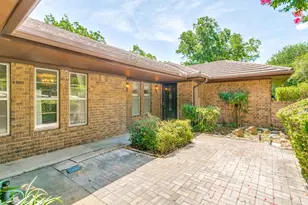 1132 N Irving Heights Dr, Irving, TX 75061 - Photo 1
