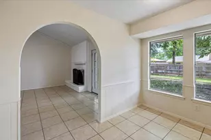 2102 E Timberview Ln, Arlington, TX 76014 - Photo 8