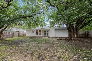 2102 E Timberview Ln, Arlington, TX 76014 - Photo 18
