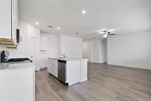 952 Dustwood Dr, Fort Worth, TX 76052 - Photo 10