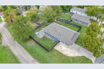 1228 Jones Street, Greenville, TX 75401 - Photo 20