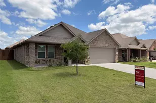 704 Hardaway Dr, Greenville, TX 75402 - Photo 2