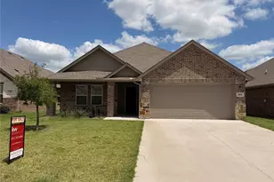 704 Hardaway Dr, Greenville, TX 75402 - Photo 1