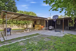 1512 Vine St, Bridgeport, TX 76426 - Photo 34