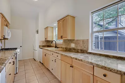 2307 Fyke Road, Carrollton, TX 75006 - Photo 10